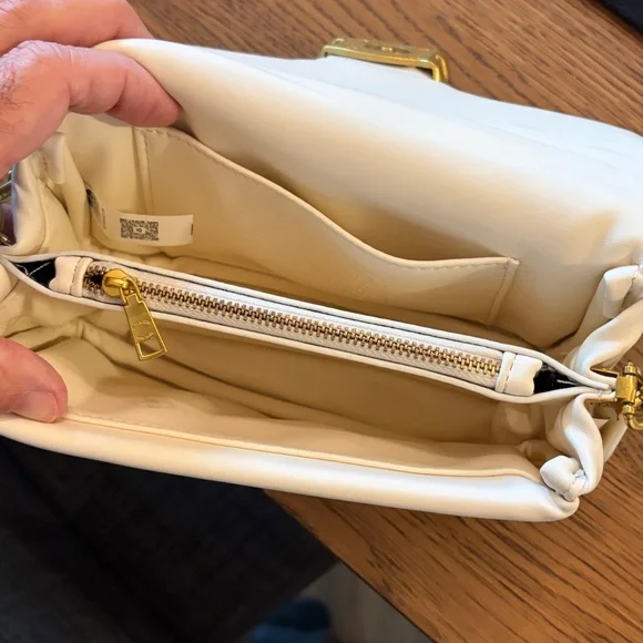 NWOT 🌲 Coach Pillow Tabby Crossbody/Handbag in Soft Marshmallow Leather - Picture 9 of 13